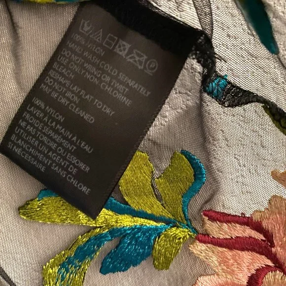 Kimchi Blue Urban Outfitters Alana Floral Embroidered Sheer Top Shirt Black XS - Picture 4 of 5